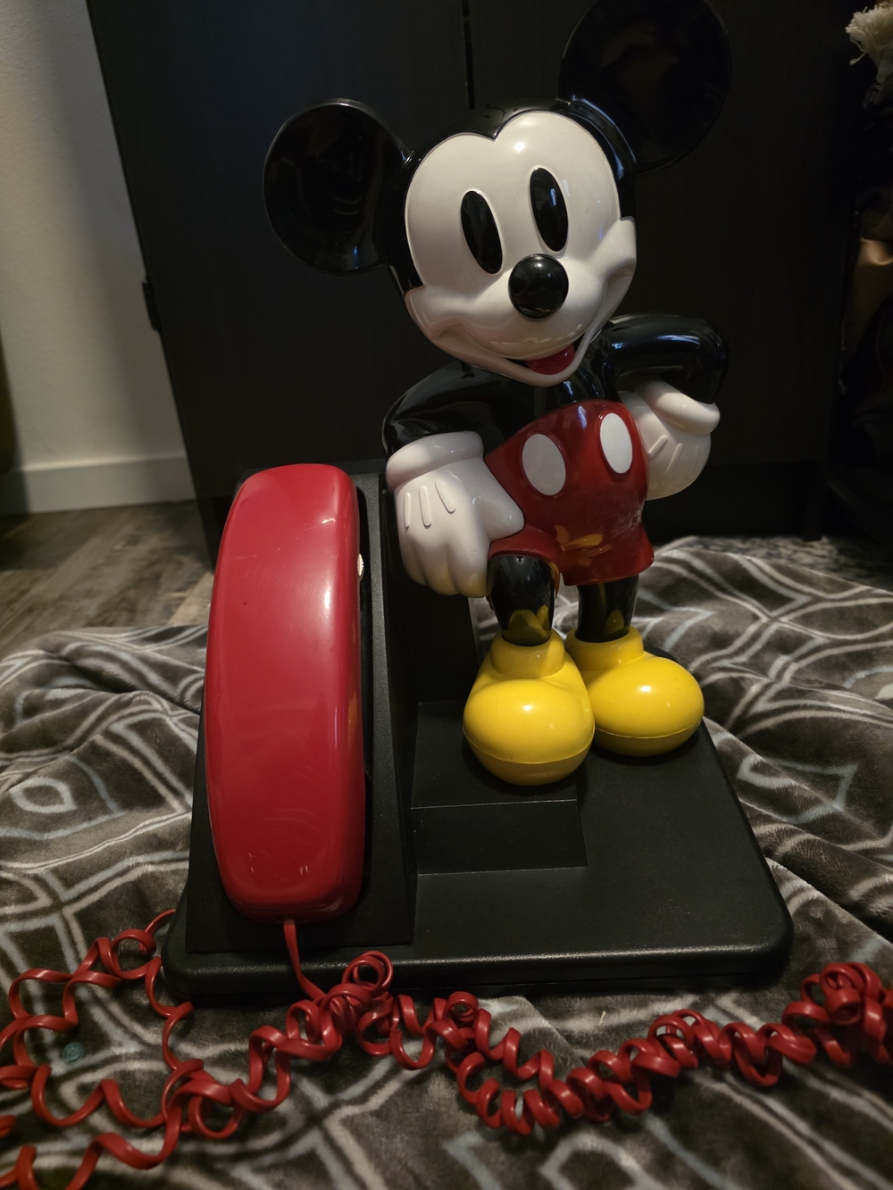 90s Vintage Disney Mickey Mouse AT&T 210 Corded Telephone
